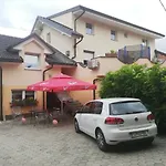 Gostilna S Prenocisci Pav 3* Rakek