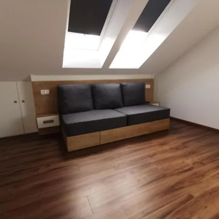 Gasthuis Gostilna S Prenocisci Pav 3*