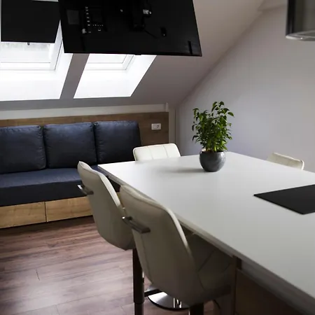 Gostilna S Prenocisci Pav 3*