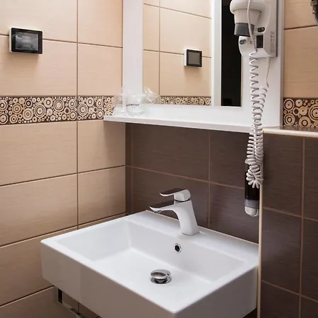 Gostilna S Prenocisci Pav 3*