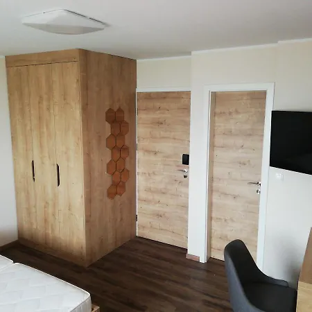 Gostilna S Prenocisci Pav Guest house 3*