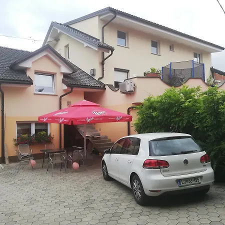 Gostilna S Prenocisci Pav 3* Rakek