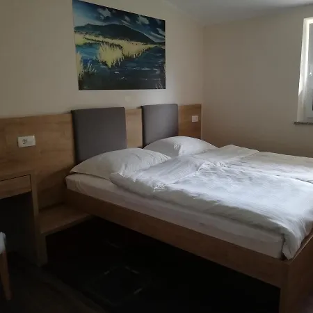 Gostilna S Prenocisci Pav Pensión Rakek