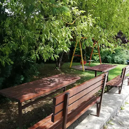 Gostilna S Prenocisci Pav ゲストハウス Rakek