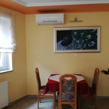 Gostilna S Prenocisci Pav 3*