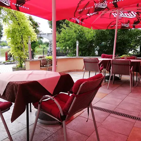 Gostilna S Prenocisci Pav ゲストハウス 3*