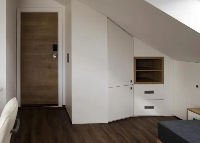 Gostilna S Prenocisci Pav 3*