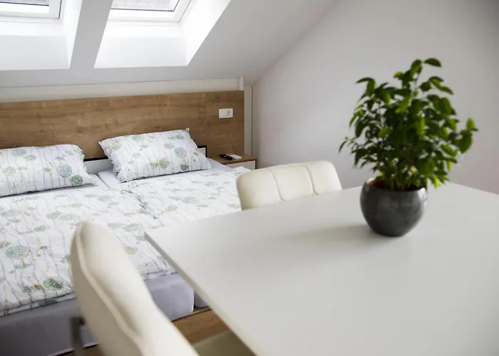 Gostilna S Prenocisci Pav Gasthof Rakek