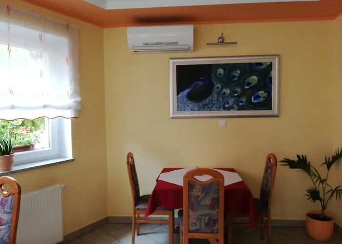 Gostilna S Prenocisci Pav 3*